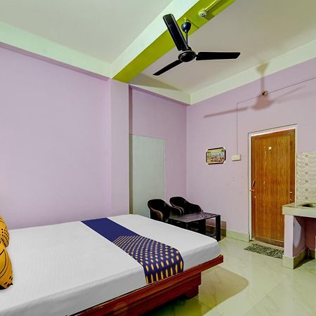 Hotel O Home Trimurti Guest House 구와하티 외부 사진