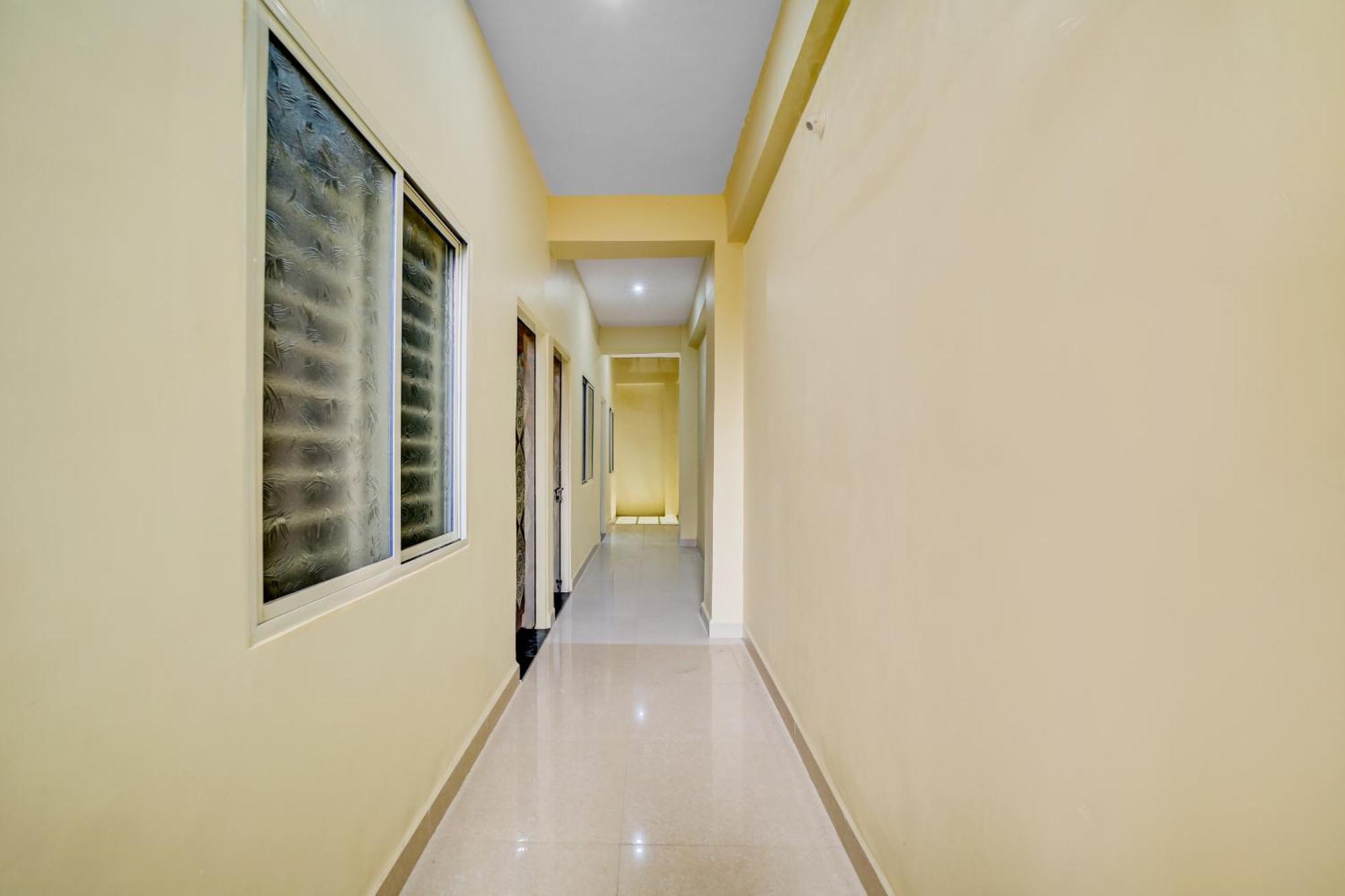 Hotel O Home Trimurti Guest House 구와하티 외부 사진